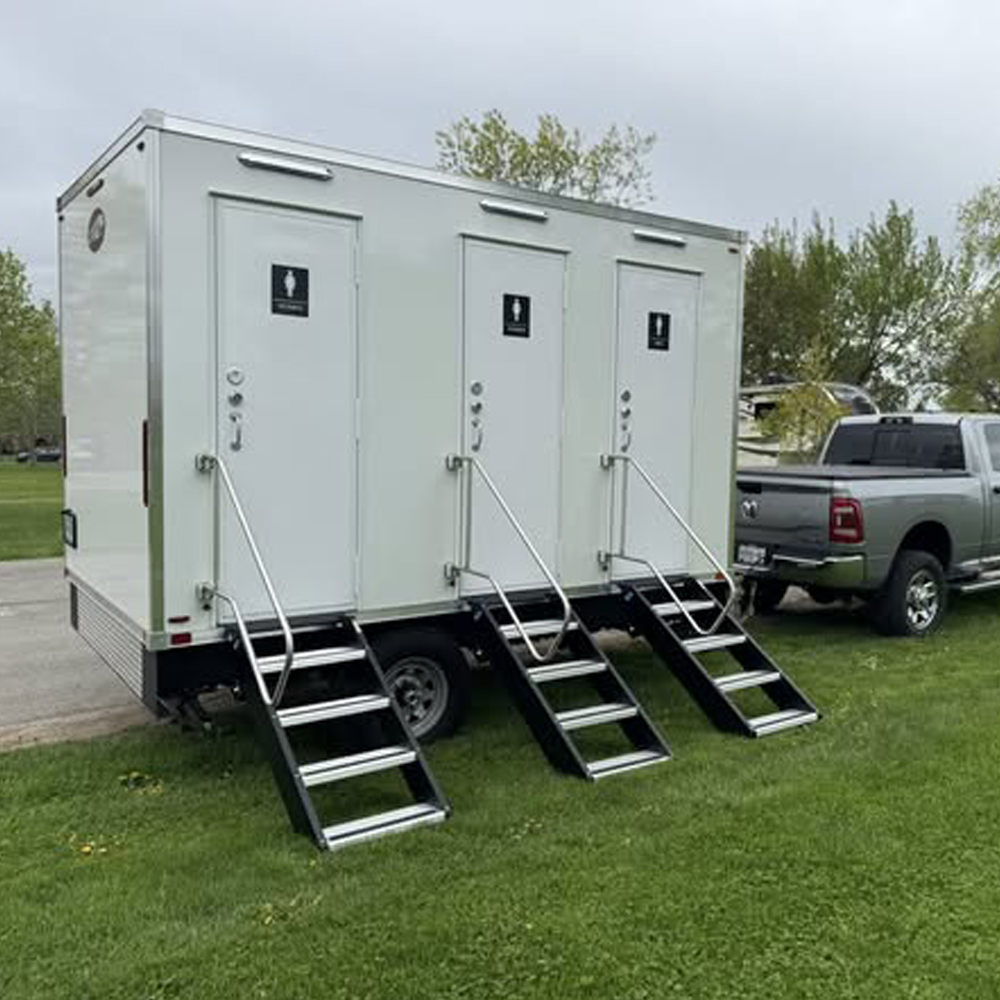 Mobile Toilet Trailer Luxury 3 - Outdoor Camping Rental recension och pris